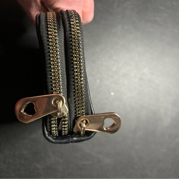 Juicy Couture Black Heart Double Zip Around Wallet - Picture 5 of 10